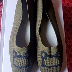 Beautiful Flats, Size 10